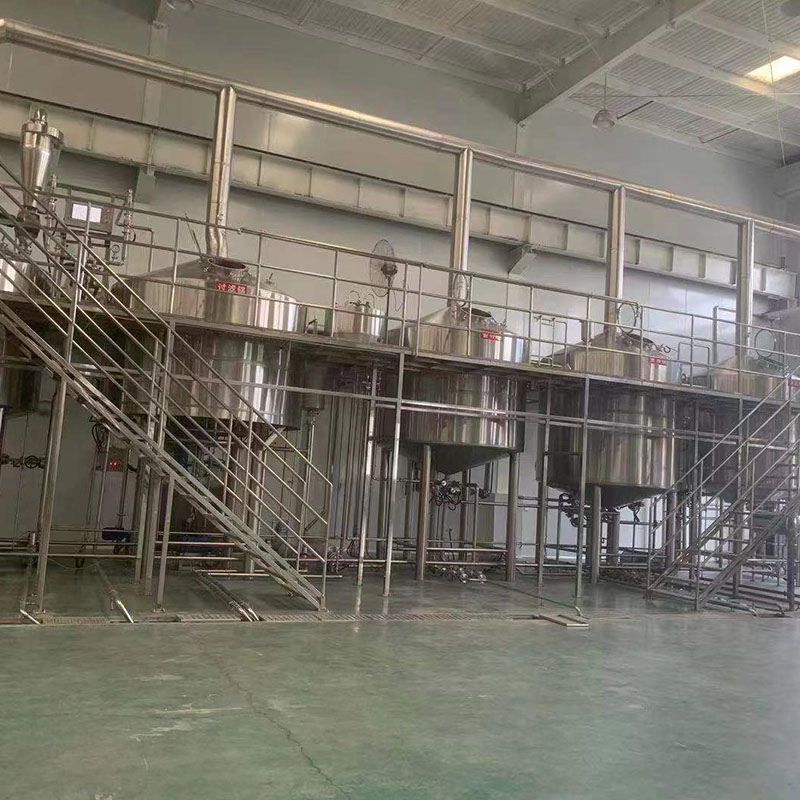 青川精酿啤酒设备厂—平面布置、设备设计、制造、调试、培训等一条龙服务_COPY
